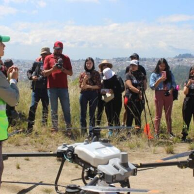 estudiantes-utilizan-un-dron-para-reforestar-quito