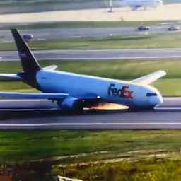 vídeo-|-vliegtuig-maakt-buikschuiver-door-probleem-met-landingsgestel