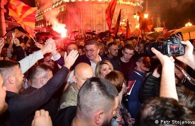 rechte-opposition-in-nordmazedonien-feiert-machtwechsel