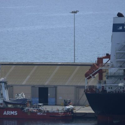 is-kipro-isplauke-jav-laivas-su-humanitarine-pagalba-gazos-ruozo-gyventojams