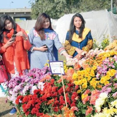 deputy-chairman-senate,-syedaal-khan-attends-flower-exhibition-at-fg-public-school