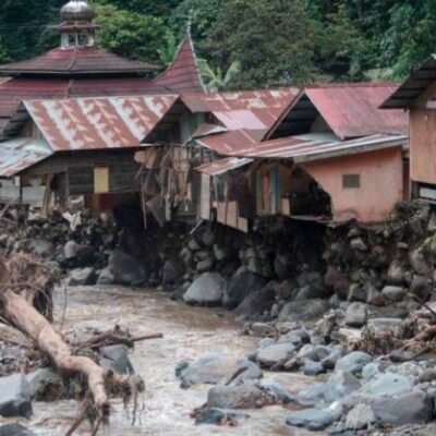 indonesia-flood-death-toll-rises-to-41-with-17-missing