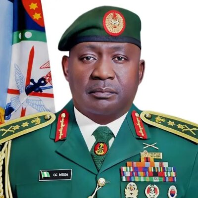 defence-chief-visits-sanwo-olu-in-lagos