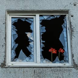 overzicht-|-gewonden-bij-aanval-op-flatgebouw-in-kharkiv-en-vs-stuurt-meer-hulp-naar-oekraine