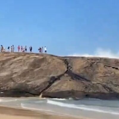 video:-banhistas-sao-arrastados-por-ondas-fortes-em-praia-de-niteroi