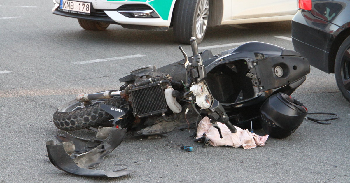 per-tragiska-avarija-vilkaviskio-rajone-zuvo-motociklininkas
