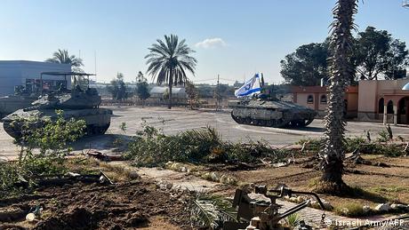 israels-armee-besetzt-grenzubergang-rafah-im-gazastreifen