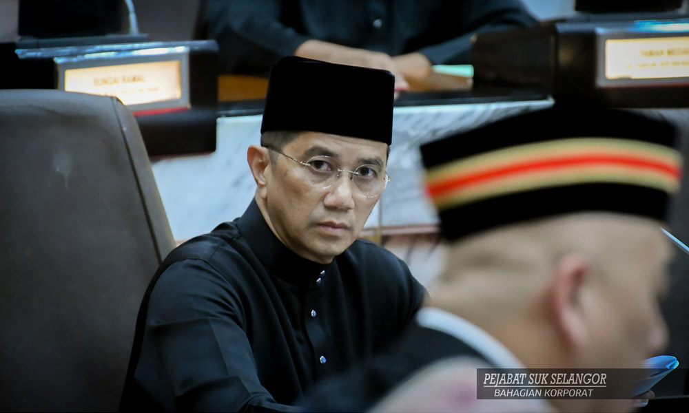azmin-challenges-police-summon-over-state-assembly-speech