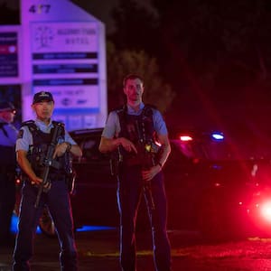 armed-police-respond-to-shooting-at-papatoetoe-hotel,-offender-still-at-large