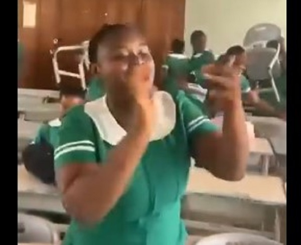 watch-as-nursing-students-jubilate,-praise-government-after-receiving-their-‘allawa’
