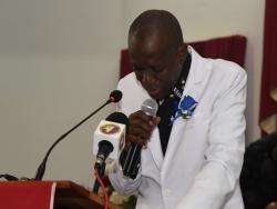 'i-am-fine'-–-pastor-who-collapsed-at-policeman's-funeral-was-'overcome-with-grief'