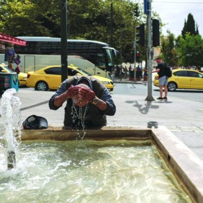 greece-closes-more-ancient-tourist-attractions-as-heatwave-persists