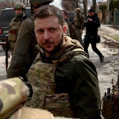 kyjivas-kaltina-rusijos-pajegas-nupjovus-galva-ukrainieciu-kariui