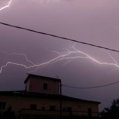se-registra-fuerte-tormenta-electrica-en-municipios-del-centro-y-norte-de-puerto-rico