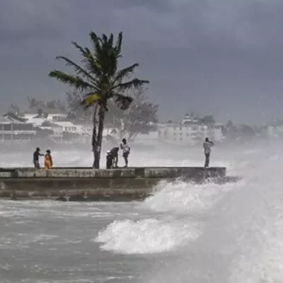 huracan-beryl-deja-cinco-muertos-en-el-caribe-y-se-debilita-camino-a-jamaica