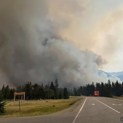 lluvias-dan-un-respiro-a-bomberos-que-combaten-megaincendio-en-canada