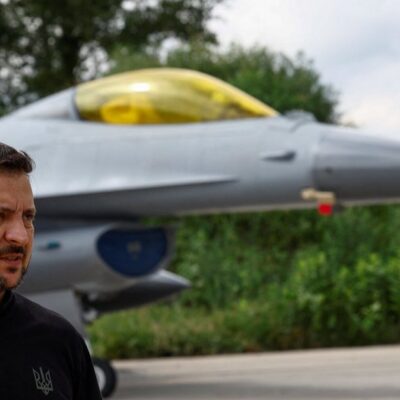 v.-zelenskis:-pirmieji-f-16-jau-ukrainoje