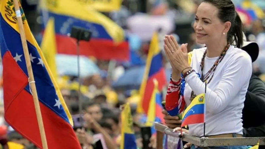 maria-corina-machado-advierte-de-‘ola-migratoria’-nunca-vista-desde-venezuela-si-maduro-se-aferra-al-poder