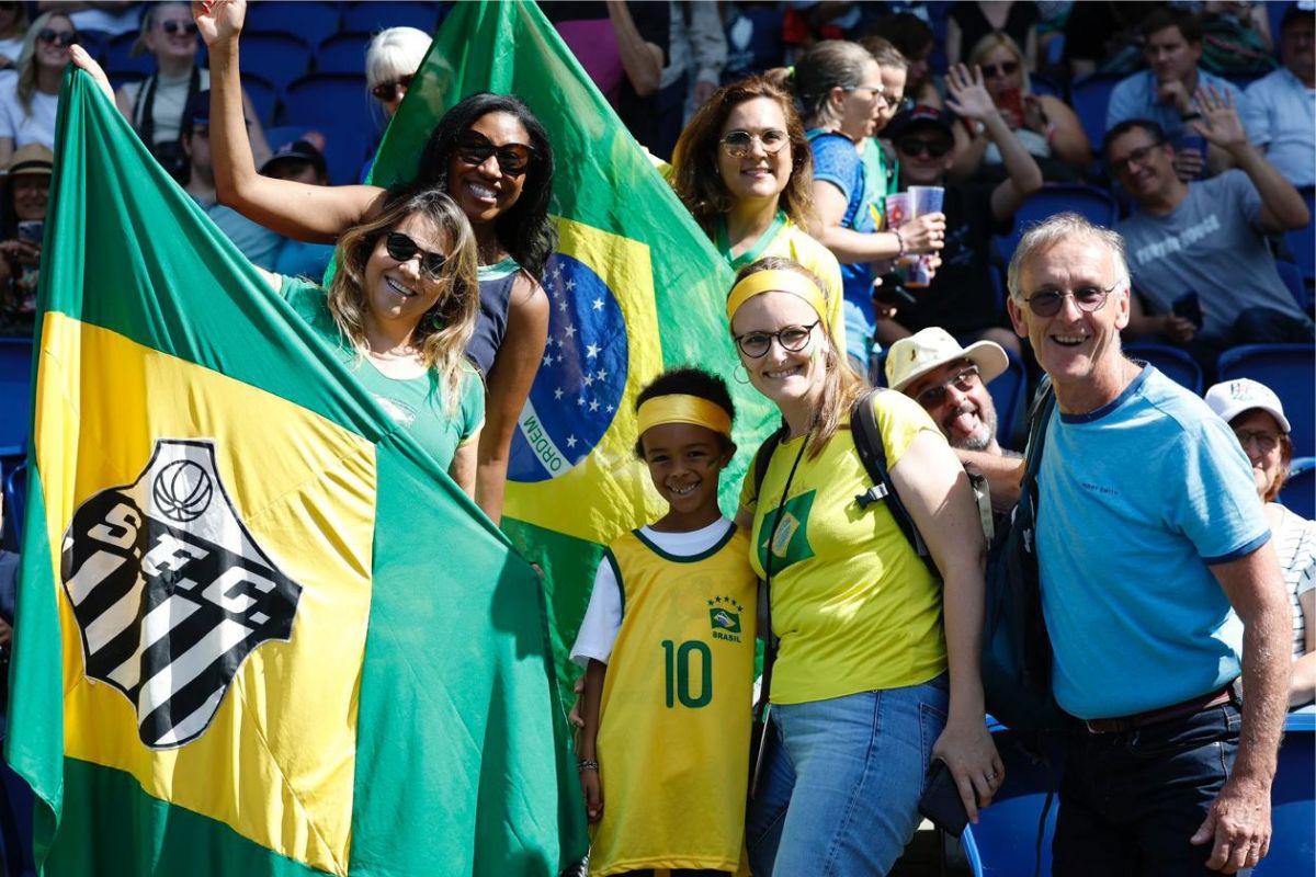 samba-e-feijoada-embalam-torcida-em-sp-pelo-ouro-no-futebol-feminino