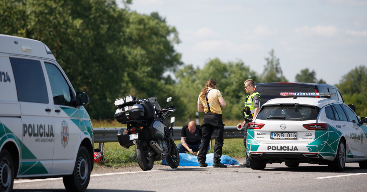 varenos-rajone-–-automobilio-ir-motociklo-susidurimas