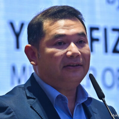 govt-to-introduce-law-to-reduce-red-tape-–-rafizi