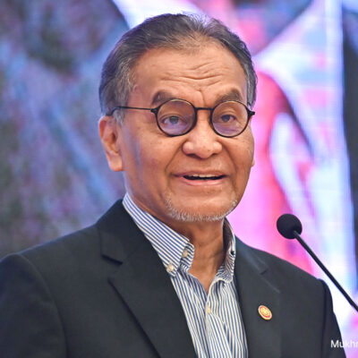 ‘on-call’-medical-officers-can-expect-good-news-in-budget-2025:-dzulkefly