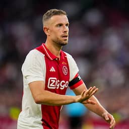 henderson-dit-seizoen-aanvoerder-ajax:-‘bergwijn-heeft-er-geen-problemen-mee’