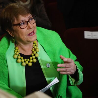 bachelet-protagoniza-sesion-de-fotos-con-candidatos-de-todo-chile-y-dirigentes-insisten-en-nueva-postulacion-presidencial