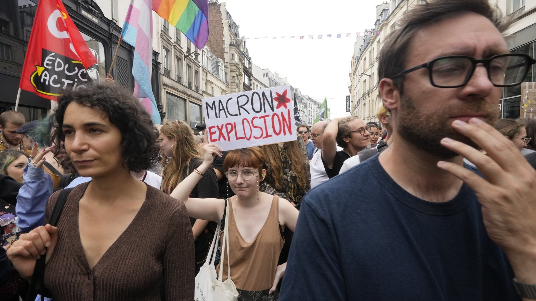 foto:-francija-kreisie-proteste-pret-barnje-iecelsanu-premjera-amata