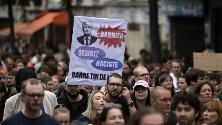 mas-de-100-mil-manifestantes-de-izquierda-protestan-en-francia-contra-el-nuevo-primer-ministro