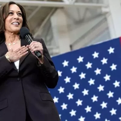 kamala-harris-llego-a-filadelfia-para-el-debate-con-donald-trump