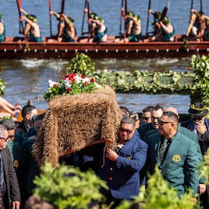 te-pati-maori-mp-hana-rawhiti-maipi-clarke-gives-moving-speech-as-politicians-pay-tribute-to-kingi-tuheitia