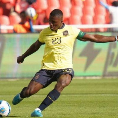 moises-caicedo,-aclamado-por-la-aficion-de-la-seleccion-de-ecuador