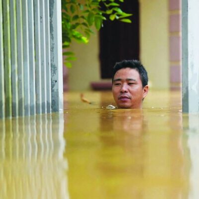 vietnam-evacuates-59,000-as-toll-from-typhoon-floods-climbs-to-82