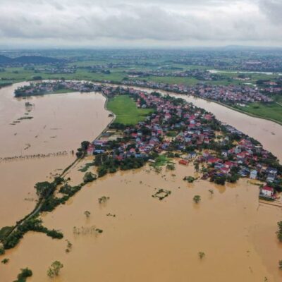 vietnam-evacuates-59,000-as-typhoon-floods-toll-climbs-to-127