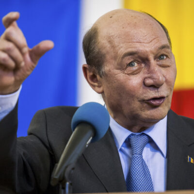 basescu:-daca-ro-alert-ar-fi-functionat,-ar-fi-murit-mai-putini-oameni-in-inundatiile-din-galati.-„viitura-de-incompetenta-la-guvern”