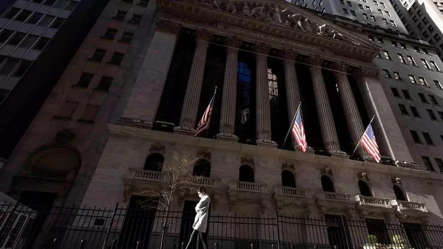 wall-street-cierra-con-fuerte-subida-y-records-del-dow-jones-y-el-s&p-500