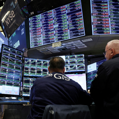 wall-street-termina-dispar-tras-una-semana-de-records