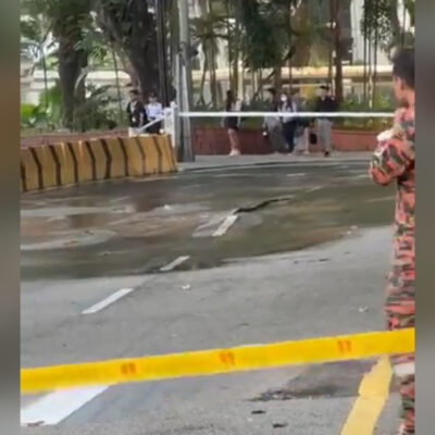 hole-on-jalan-sultan-ismail-caused-by-burst-pipe-–-fire-dept