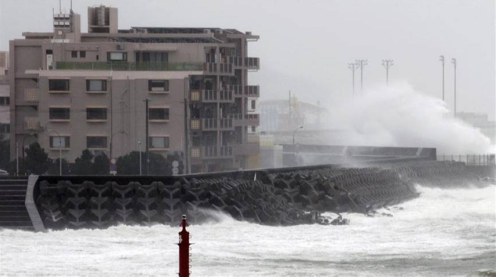 tsunami-reaches-southern-tokyo-after-5.8-magnitude-earthquake-:japan