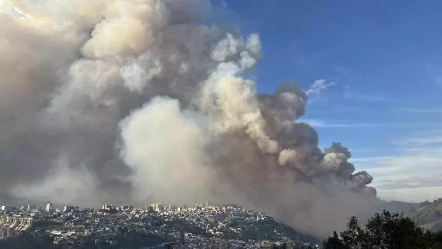 incendios-forestales-en-quito-dejan-seis-heridos-y-107-familias-evacuadas