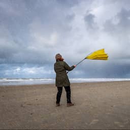 weerbericht-|-stormachtig-aan-zee-en-forse-buien-in-het-hele-land