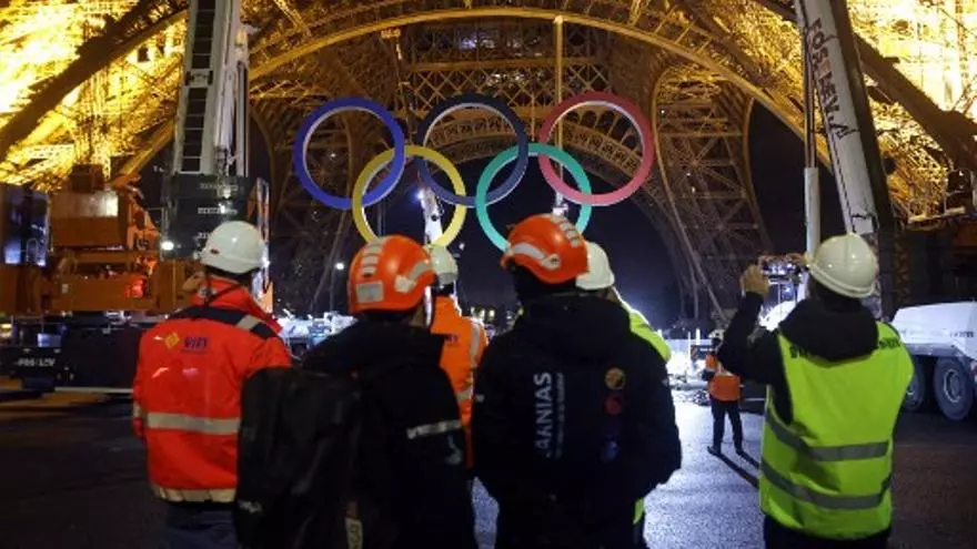 Paris|-retiran-los-anillos-olimpicos-de-la-torre-eiffel