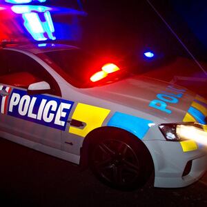 car-crashes-into-building-in-manurewa,-auckland