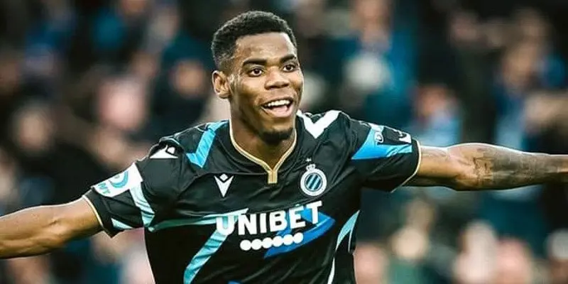 belgium:-club-brugge-coach-defends-onyedika-after-harsh-red-card