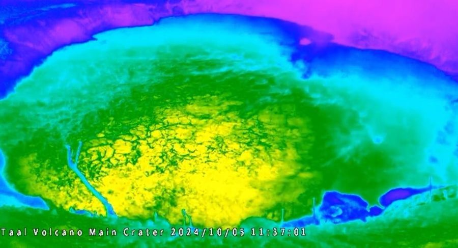 taal-volcano-erupts,-still-at-alert-level-1