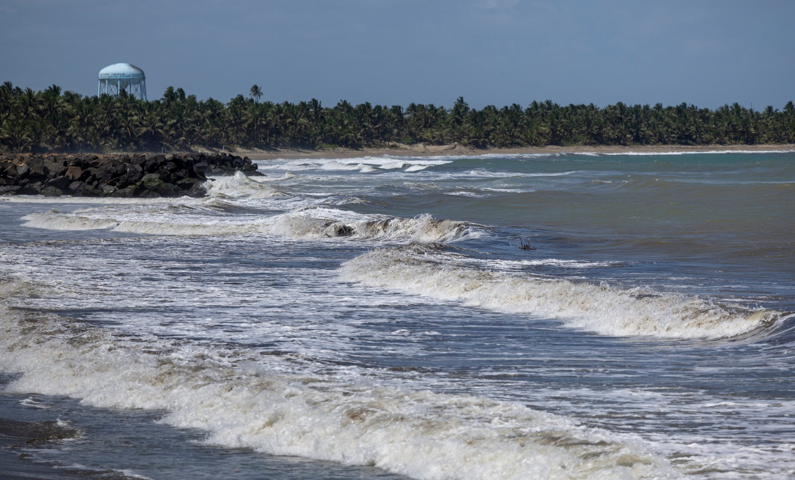 persisten-las-condiciones-maritimas-peligrosas-por-marejadas-generadas-por-el-huracan-kirk