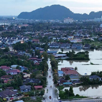 floods-displace-more-people-in-kedah,-perlis