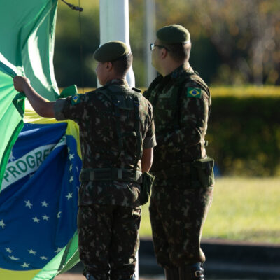 militar-morto-descia-bandeira-nacional-quando-foi-atingido-por-arvore