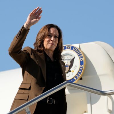 kamala-harris-es-vista-mas-positivamente-por-mujeres-hispanas-que-por-hombres-hispanos,-segun-encuesta